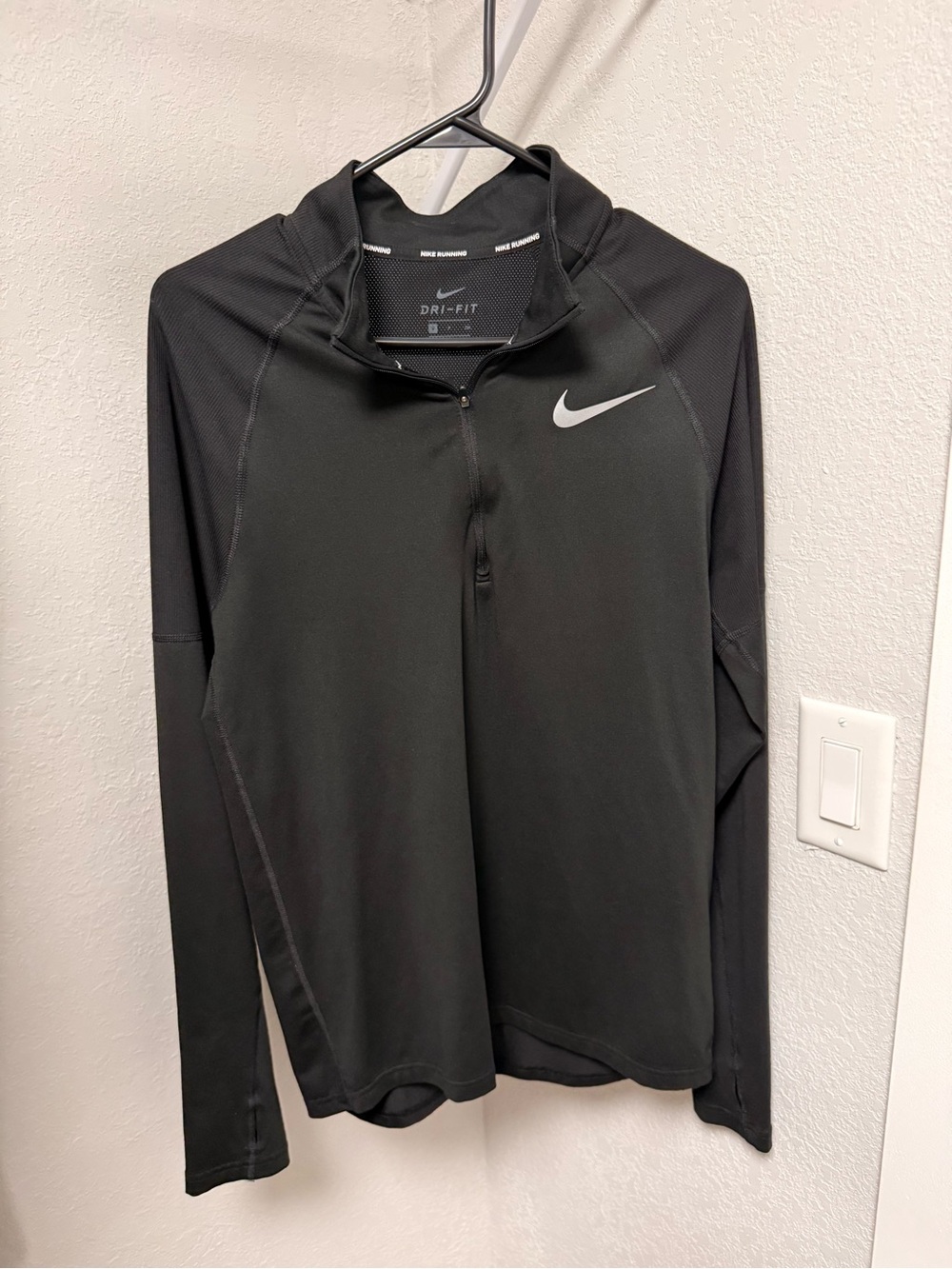 Men’s Nike Running Dri-FIT Black Quarter-Zip Long Sleeve- Small